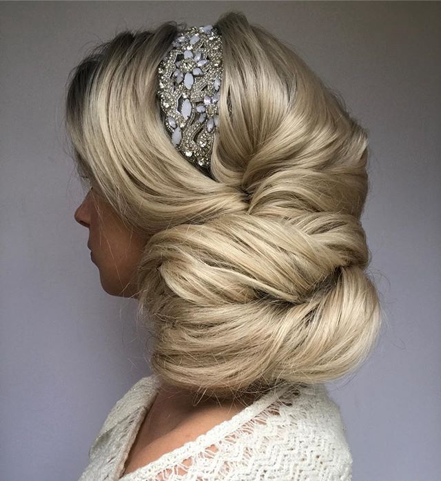 blonde bride hairstyle 01